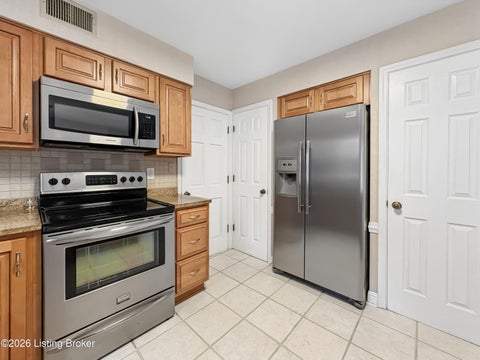 Tiny photo for 2522 Windsor Forest Dr, Louisville, KY 40272 (MLS # 1729696)