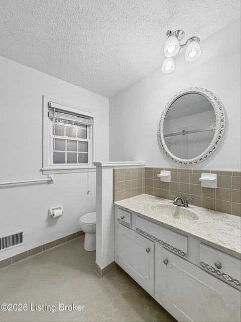 Tiny photo for 2522 Windsor Forest Dr, Louisville, KY 40272 (MLS # 1729696)