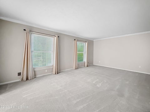 Tiny photo for 2522 Windsor Forest Dr, Louisville, KY 40272 (MLS # 1729696)