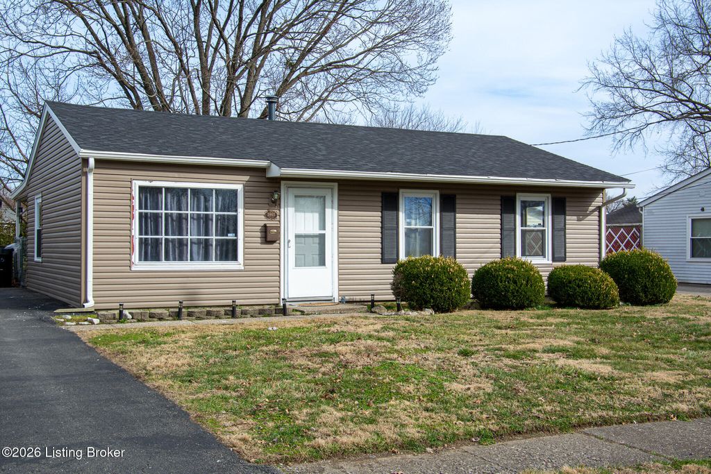 Photo of 5905 Norton Ave, Louisville, KY 40213 (MLS # 1710513)