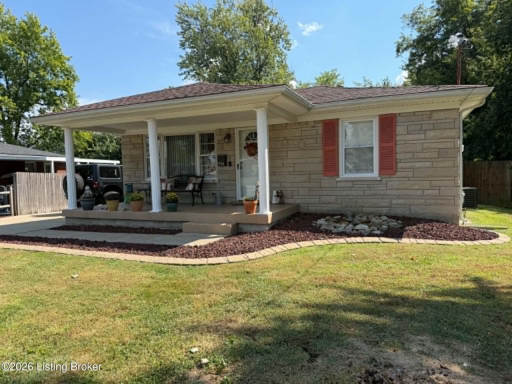 Photo of 5914 Cole Ave, Louisville, KY 40258 (MLS # 1727785)