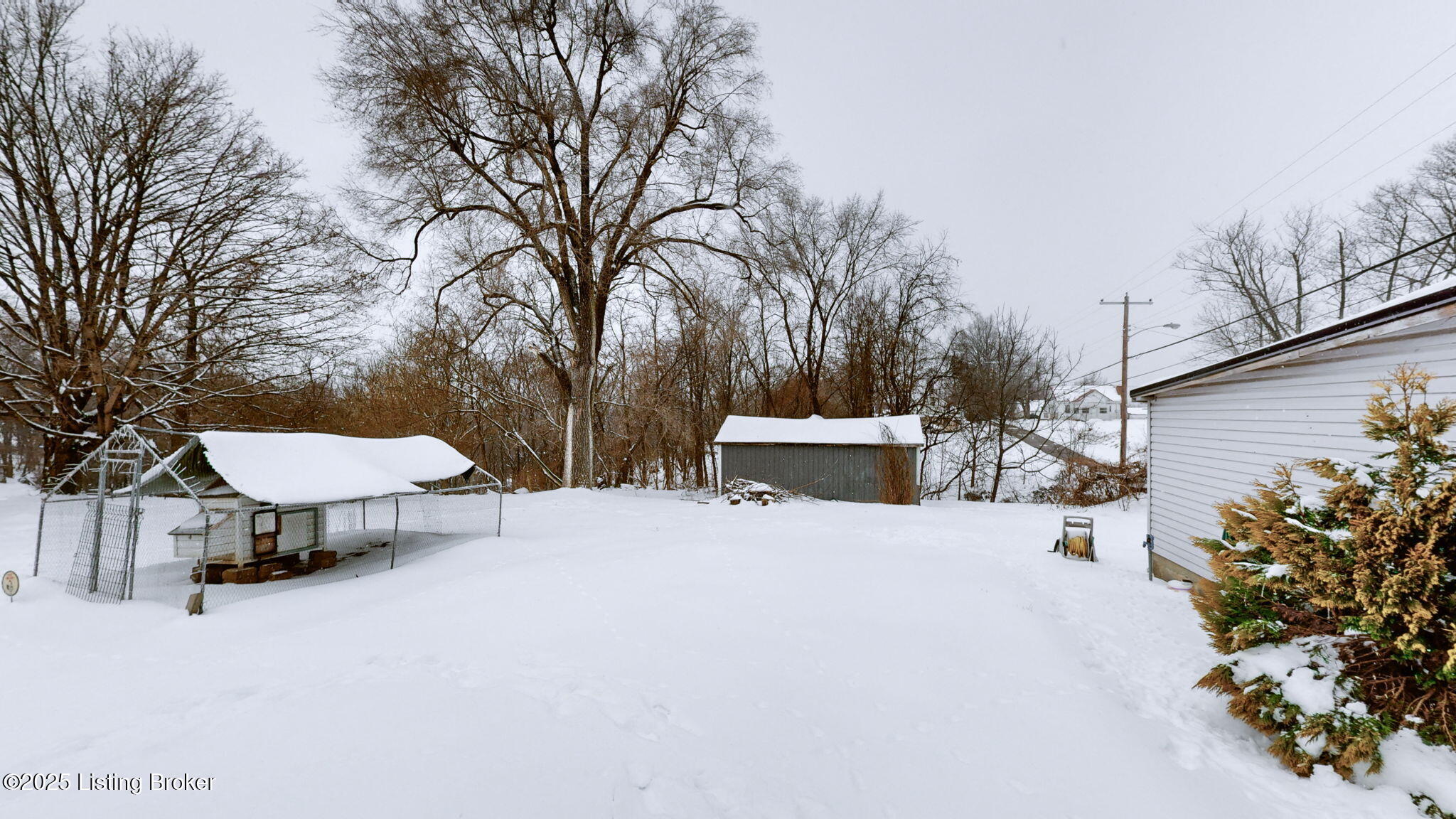 615 West St, Bedford, Kentucky image 39