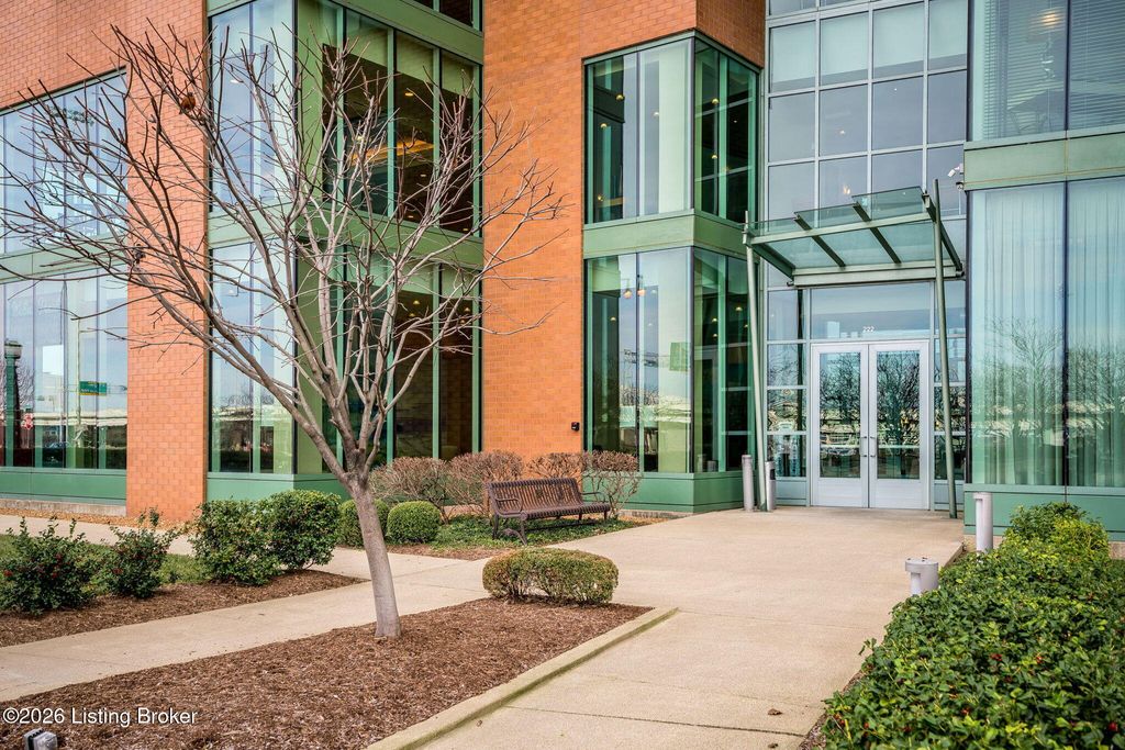 Photo of 222 E Witherspoon St #602, Louisville, KY 40202 (MLS # 1715942)