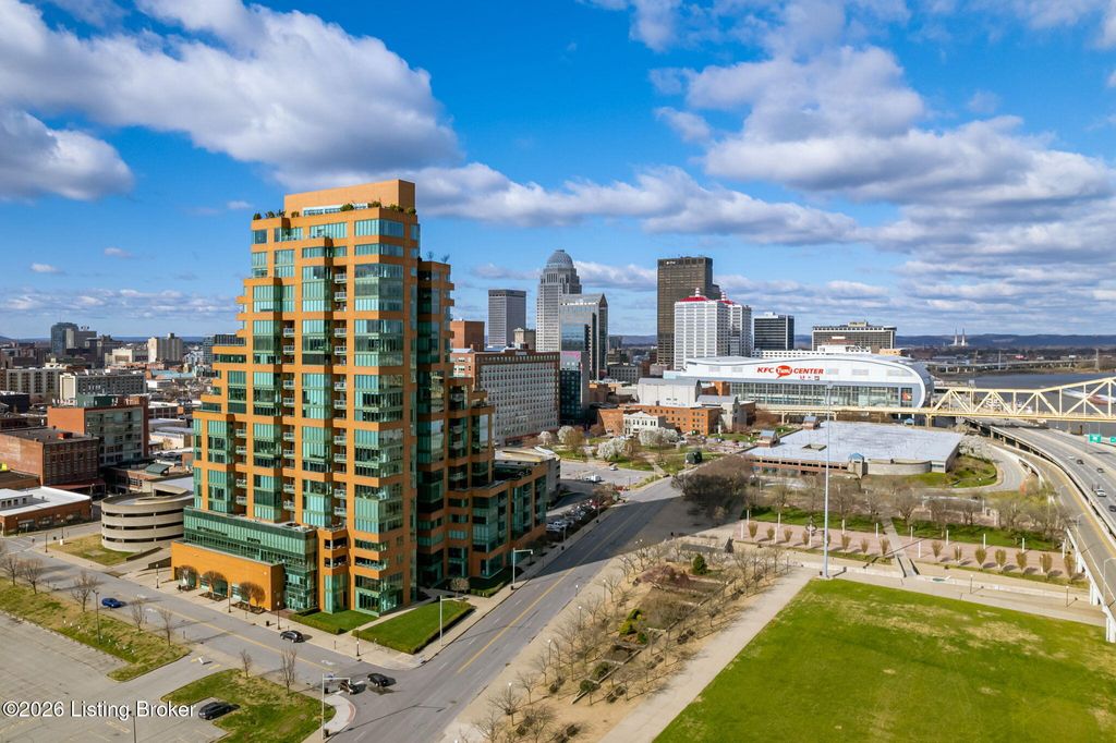 Photo of 222 E Witherspoon St #602, Louisville, KY 40202 (MLS # 1715942)