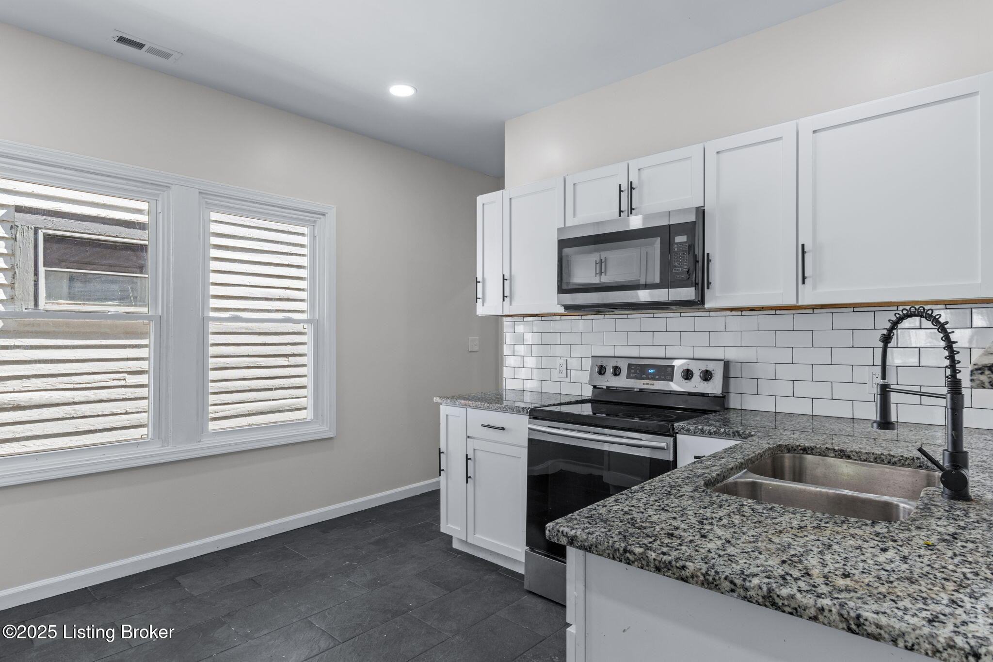 120 N 40th St, Louisville, Kentucky image 3