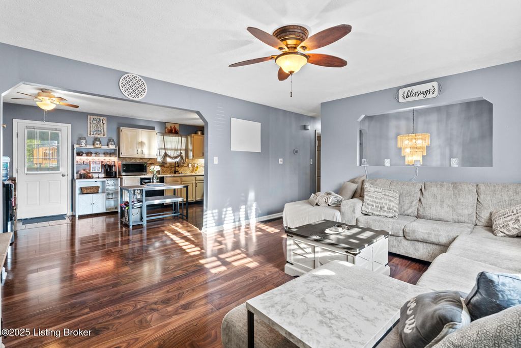 Photo of 1108061-20 Palisades Dr, Frankfort, KY 40601 (MLS # 1708051)