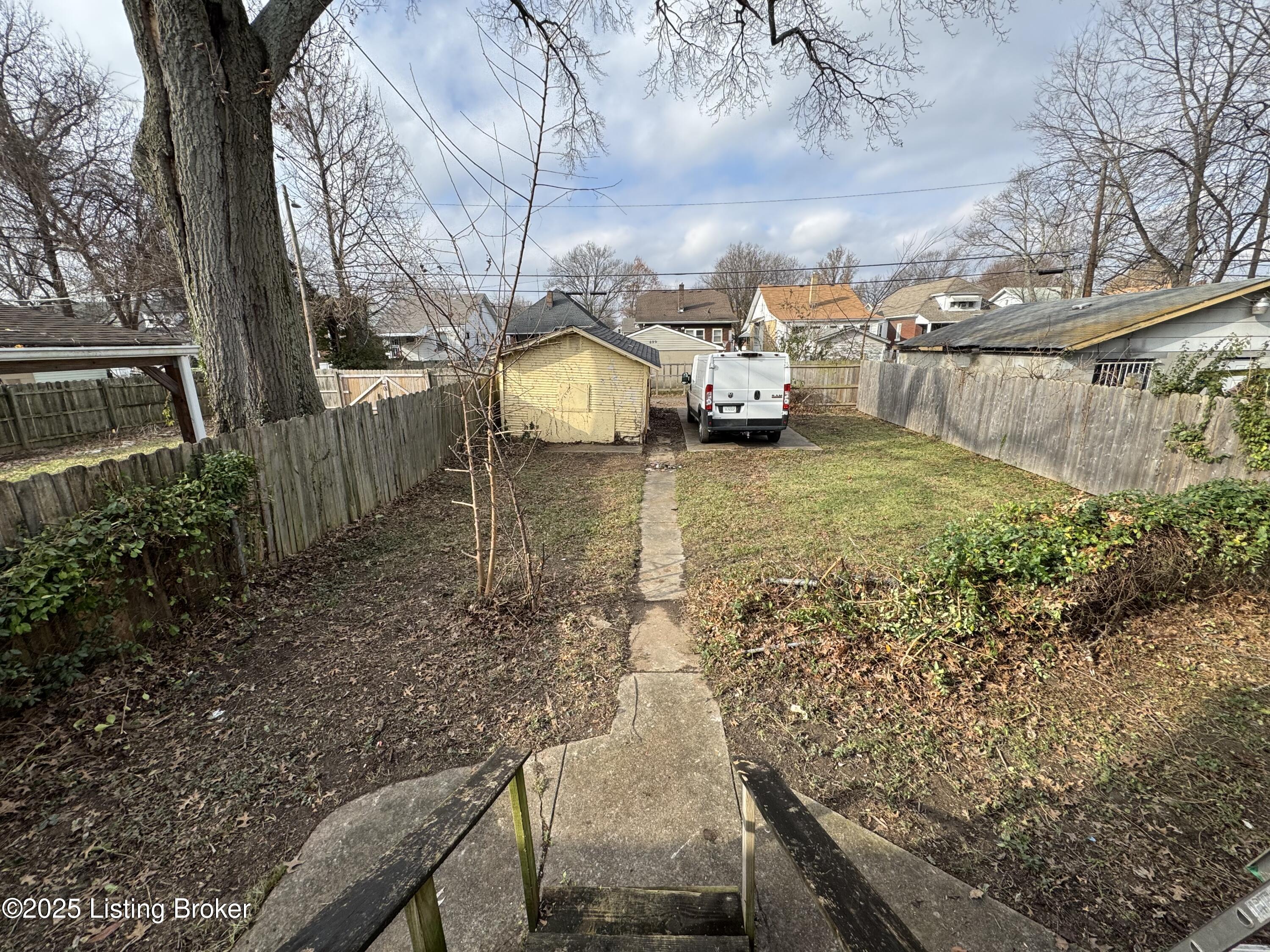 622 Cecil Ave, Louisville, Kentucky image 11