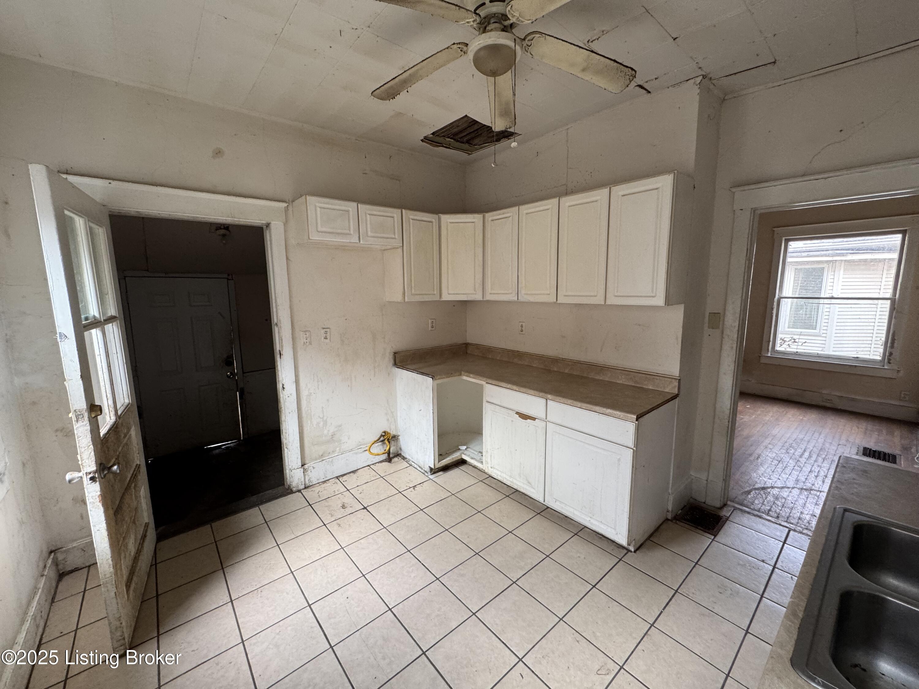 622 Cecil Ave, Louisville, Kentucky image 7