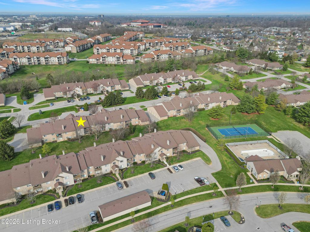 Photo of 1209 Taxus Top Ln #102, Louisville, KY 40243 (MLS # 1712303)