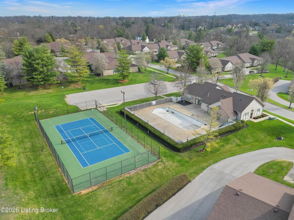 Photo of 1209 Taxus Top Ln #102, Louisville, KY 40243 (MLS # 1712303)