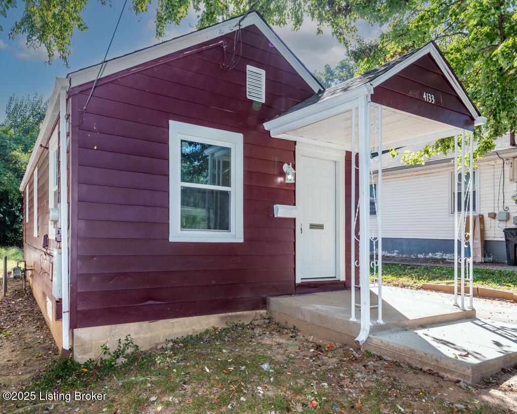 Photo of 4133 Churchman Ave, Louisville, KY 40215 (MLS # 1706829)