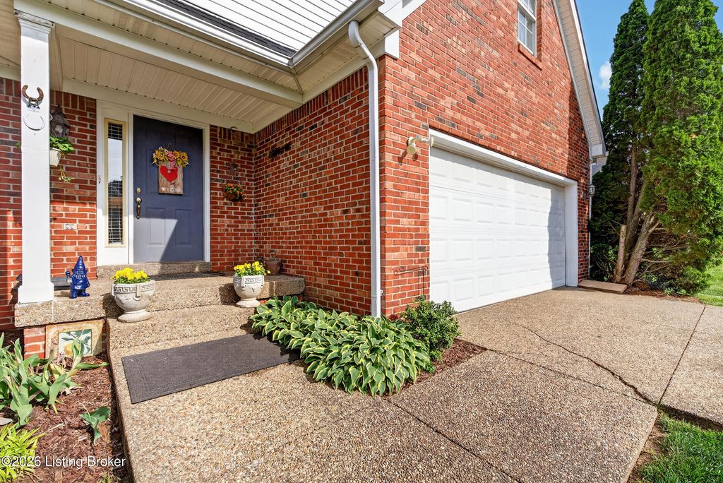 Photo of 7113 Alma June Way, Louisville, KY 40228 (MLS # 1714945)