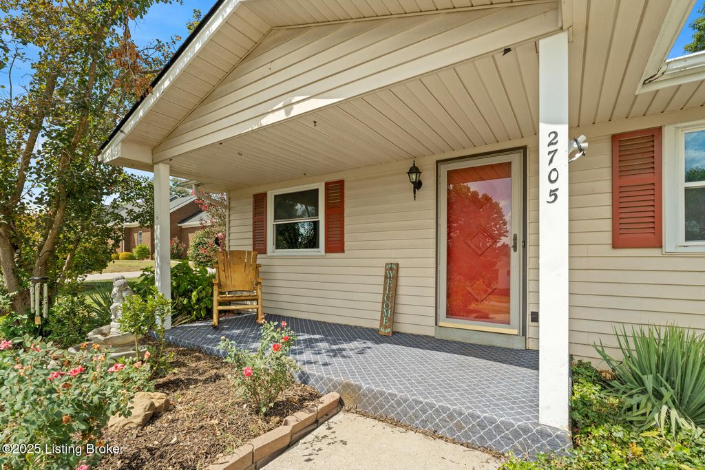 Photo of 2705 Diana Dr, Sellersburg, IN 47172 (MLS # 1703538)