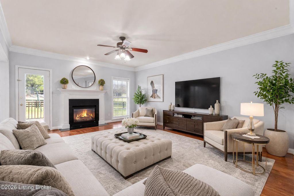 Photo of 5131 Oaklawn Park Dr, Louisville, KY 40299 (MLS # 1711971)