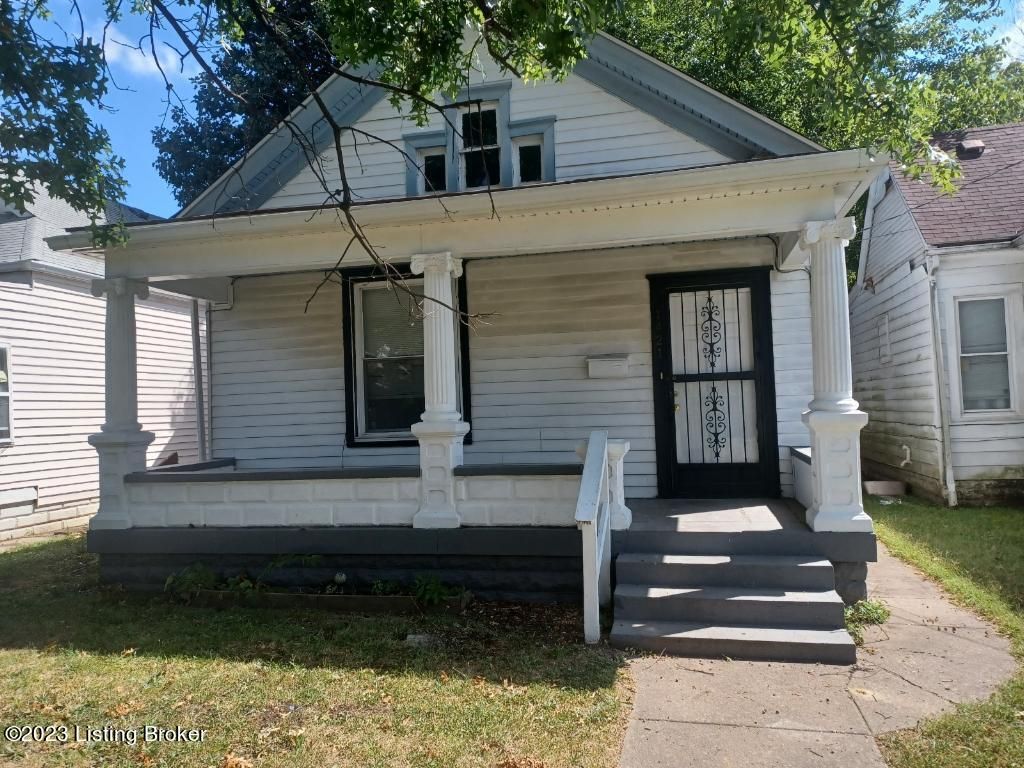 Photo of 1421 Hazel St, Louisville, KY 40211 (MLS # 1708368)