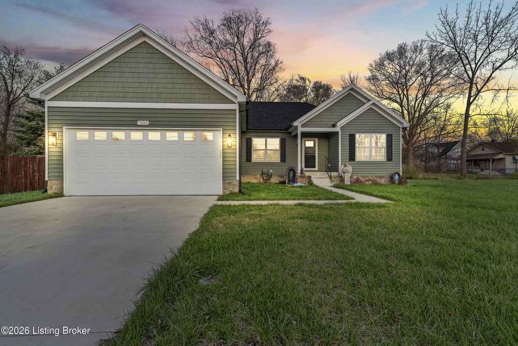 Photo of 7323 Browns Ln, Louisville, KY 40258 (MLS # 1711853)