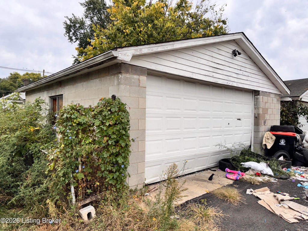 Photo of 2732 Montana Ave, Louisville, KY 40208 (MLS # 1732193)