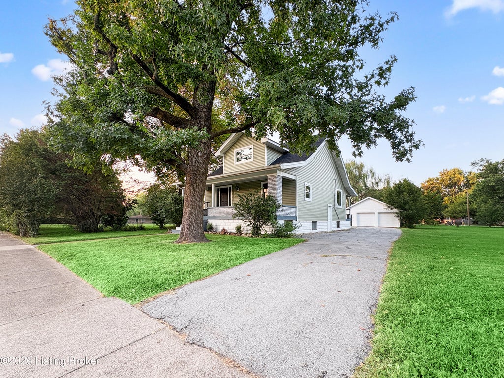 Photo of 2505 Lower Hunters Trace, Louisville, KY 40216 (MLS # 1728327)