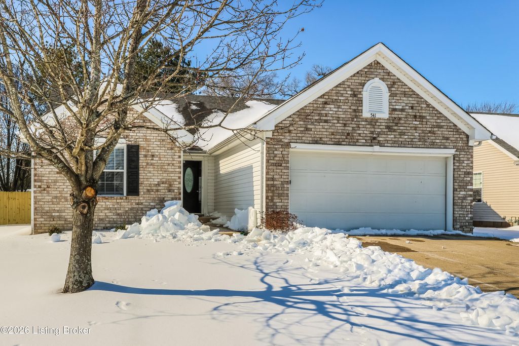 Photo of 541 Matterhorn Dr, Shelbyville, KY 40065 (MLS # 1708343)