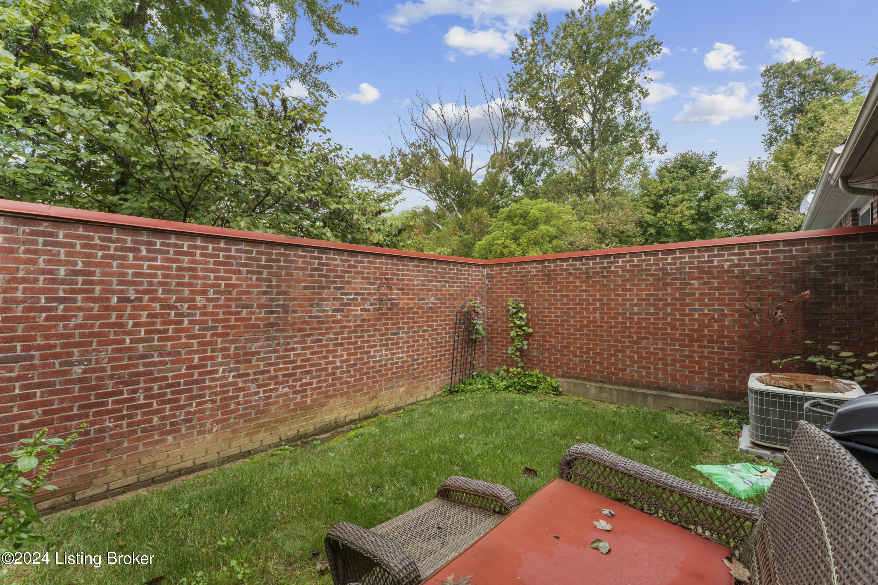 Clarksville, Indiana 47129, United States, 2 Bedrooms Bedrooms, ,2 BathroomsBathrooms,Residential,Active,41101