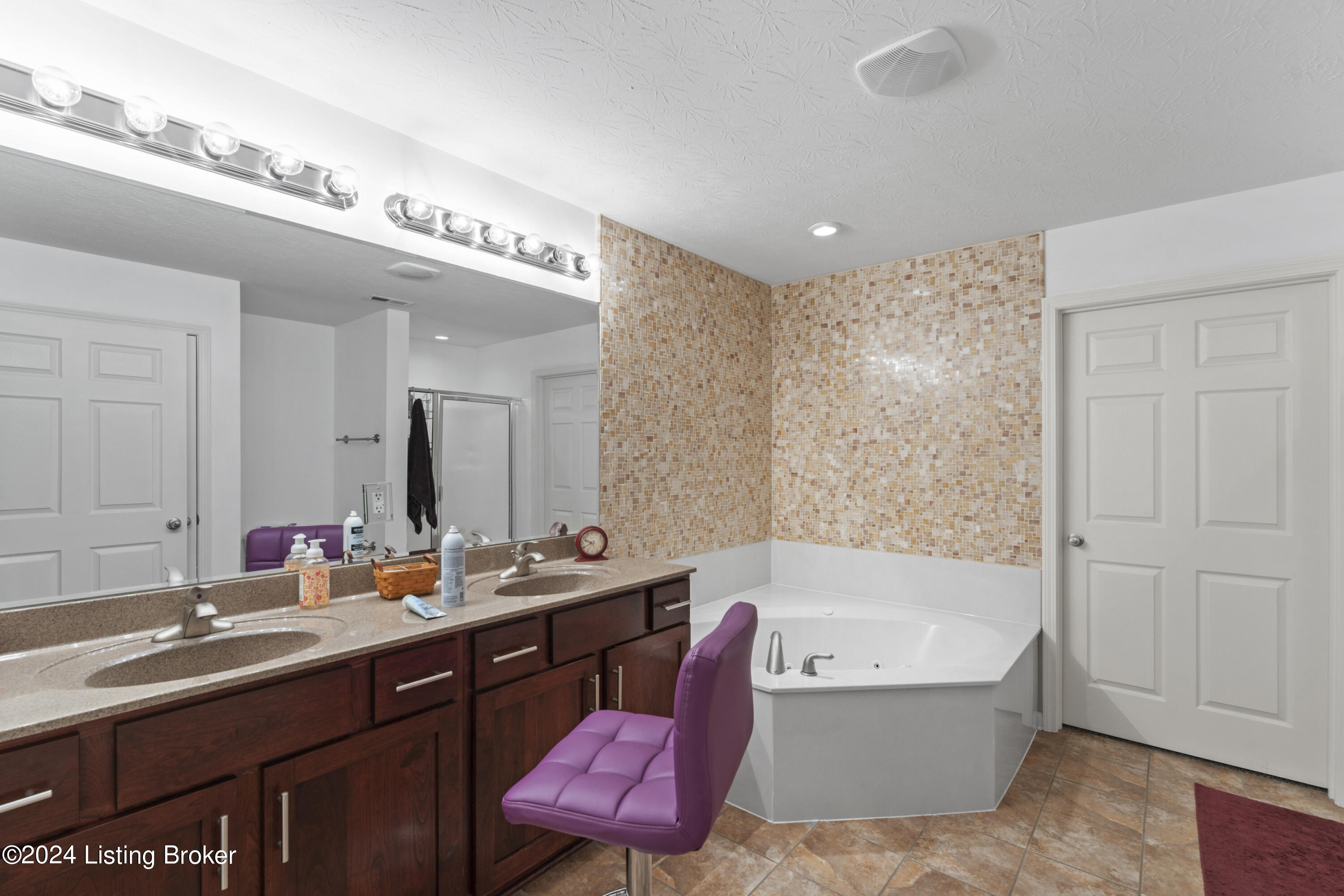 Clarksville, Indiana 47129, United States, 2 Bedrooms Bedrooms, ,2 BathroomsBathrooms,Residential,Active,41101