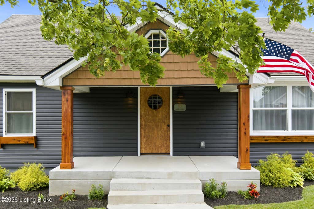 Photo of 203 Abbott St, Shepherdsville, KY 40165 (MLS # 1725160)