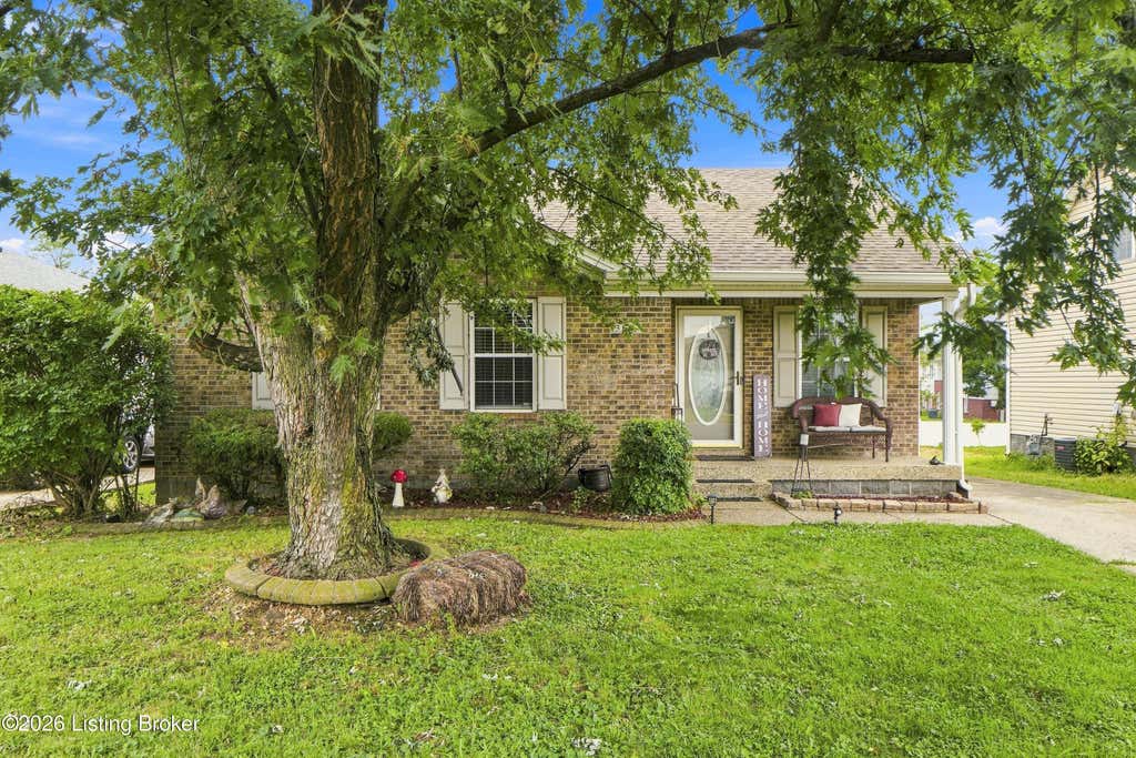 Photo of 3136 Northland Dr, Louisville, KY 40216 (MLS # 1726862)
