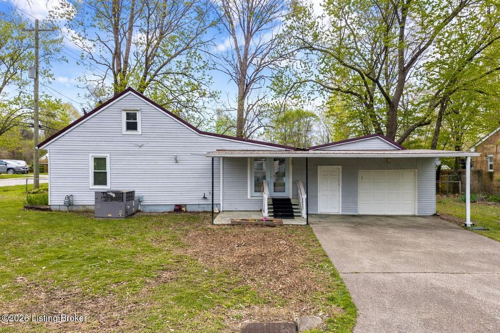 Photo of 4116 Lees Ln, Louisville, KY 40216 (MLS # 1713860)