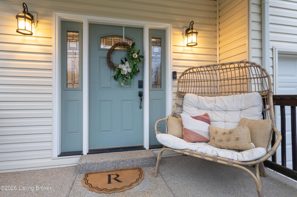 Photo of 1331 Etawah Ave, Lyndon, KY 40222 (MLS # 1729944)