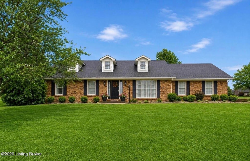 Photo of 114 Windsor Ave, Bardstown, KY 40004 (MLS # 1728535)
