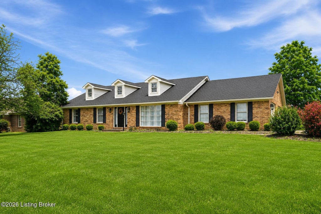 Photo of 114 Windsor Ave, Bardstown, KY 40004 (MLS # 1728535)