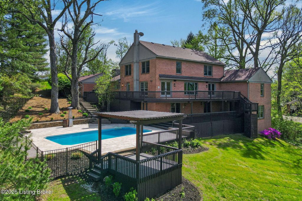 Photo of 3 Scenic Hill Ct, Prospect, KY 40059 (MLS # 1713974)