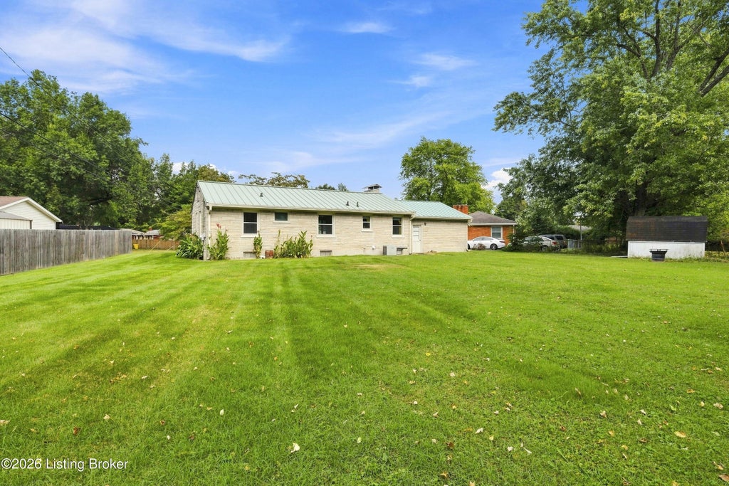 Photo of 9902 Vega Ln, Louisville, KY 40272 (MLS # 1728685)