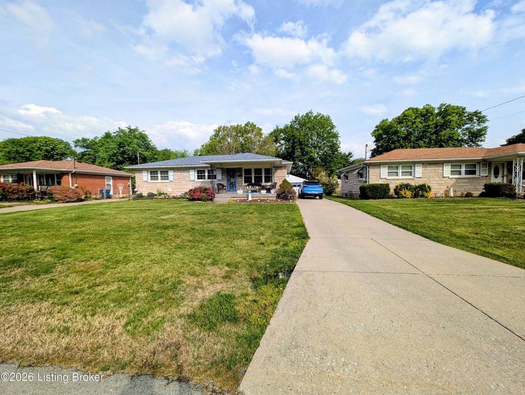 Photo of 5524 Mariemont Rd, Louisville, KY 40258 (MLS # 1715845)