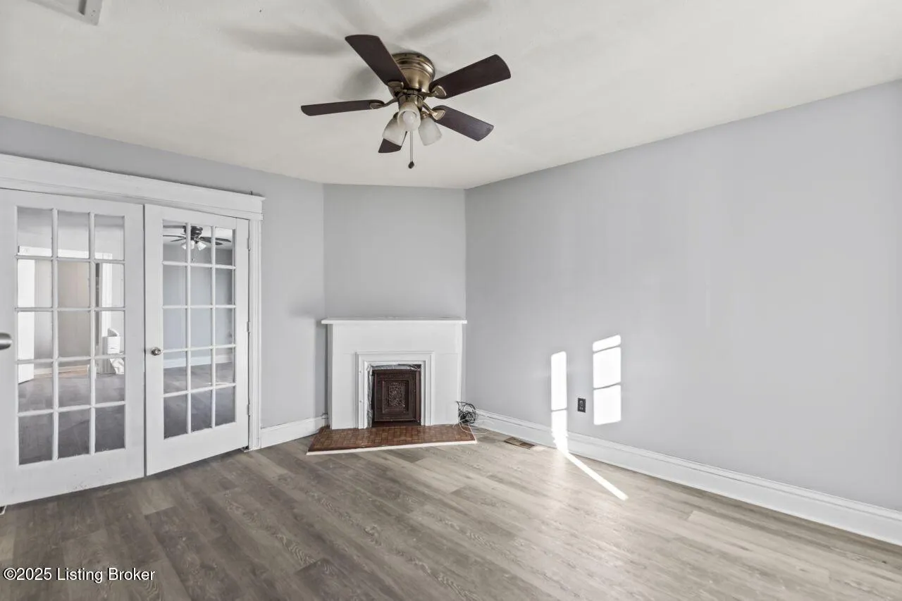 Louisville, Kentucky 40211, United States, 3 Bedrooms Bedrooms, ,2 BathroomsBathrooms,Residential,Active,143482