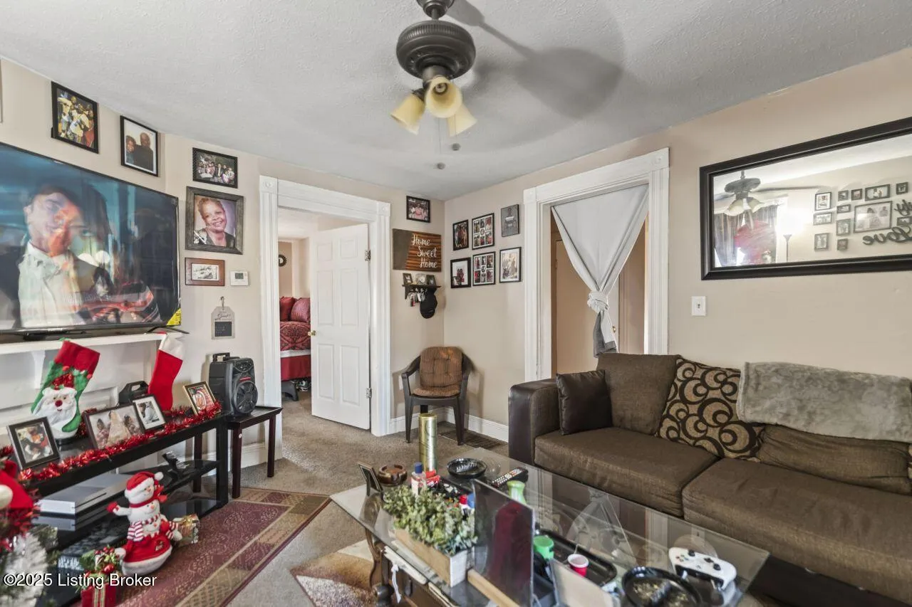Louisville, Kentucky 40211, United States, 3 Bedrooms Bedrooms, ,2 BathroomsBathrooms,Residential,Active,143482