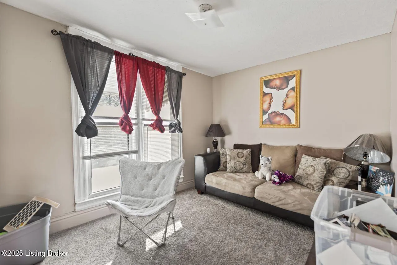Louisville, Kentucky 40211, United States, 3 Bedrooms Bedrooms, ,2 BathroomsBathrooms,Residential,Active,143482