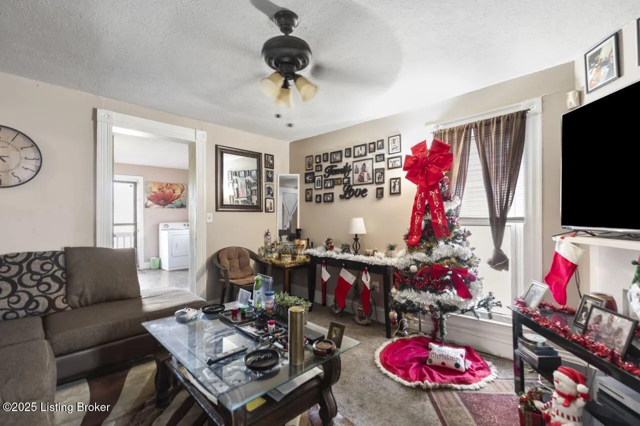 Louisville, Kentucky 40211, United States, 3 Bedrooms Bedrooms, ,2 BathroomsBathrooms,Residential,Active,143482