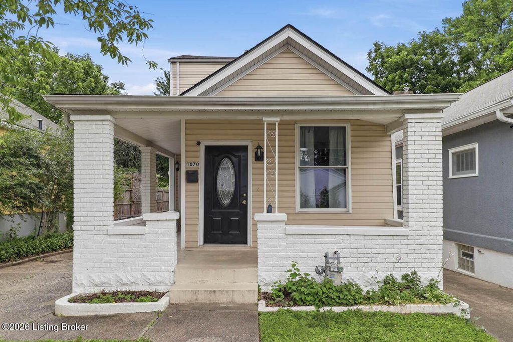 Photo of 1070 Highland Ave, Louisville, KY 40204 (MLS # 1721906)