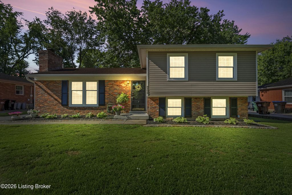 Photo of 9306 Trentham Ln, Louisville, KY 40242 (MLS # 1719497)
