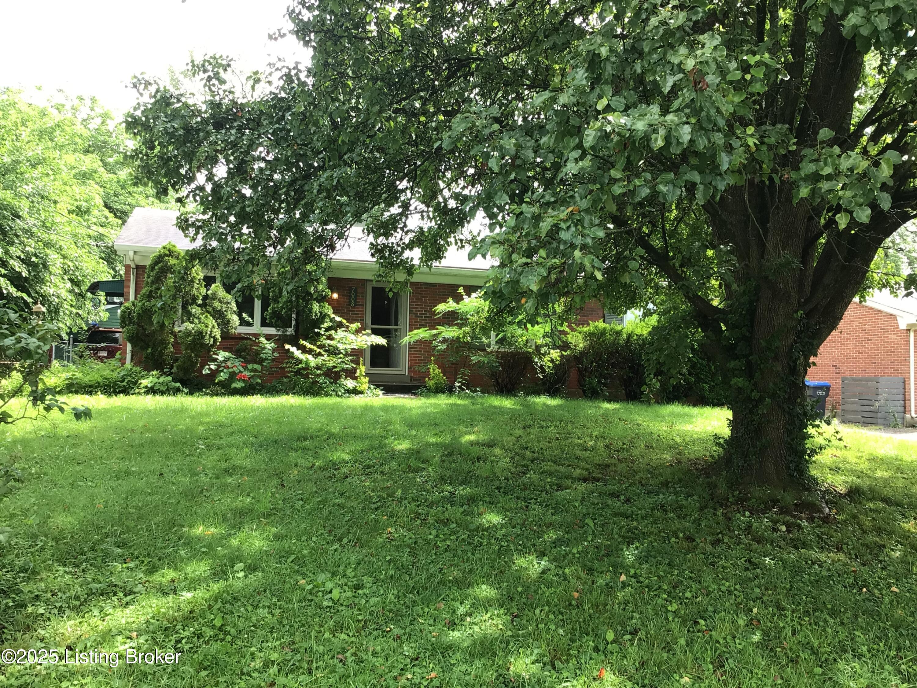7008 Green Manor Dr, Louisville, Kentucky image 3