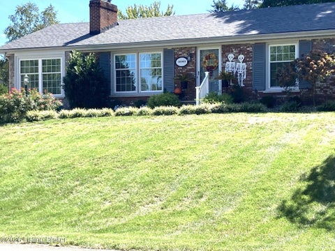 Homes For Sale - 10003 Silverwood Ln<br/> Louisville, KY 40272