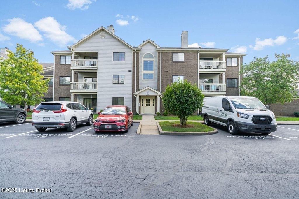 Photo of 3501 Lennox View Ct #310, Louisville, KY 40299 (MLS # 1714708)