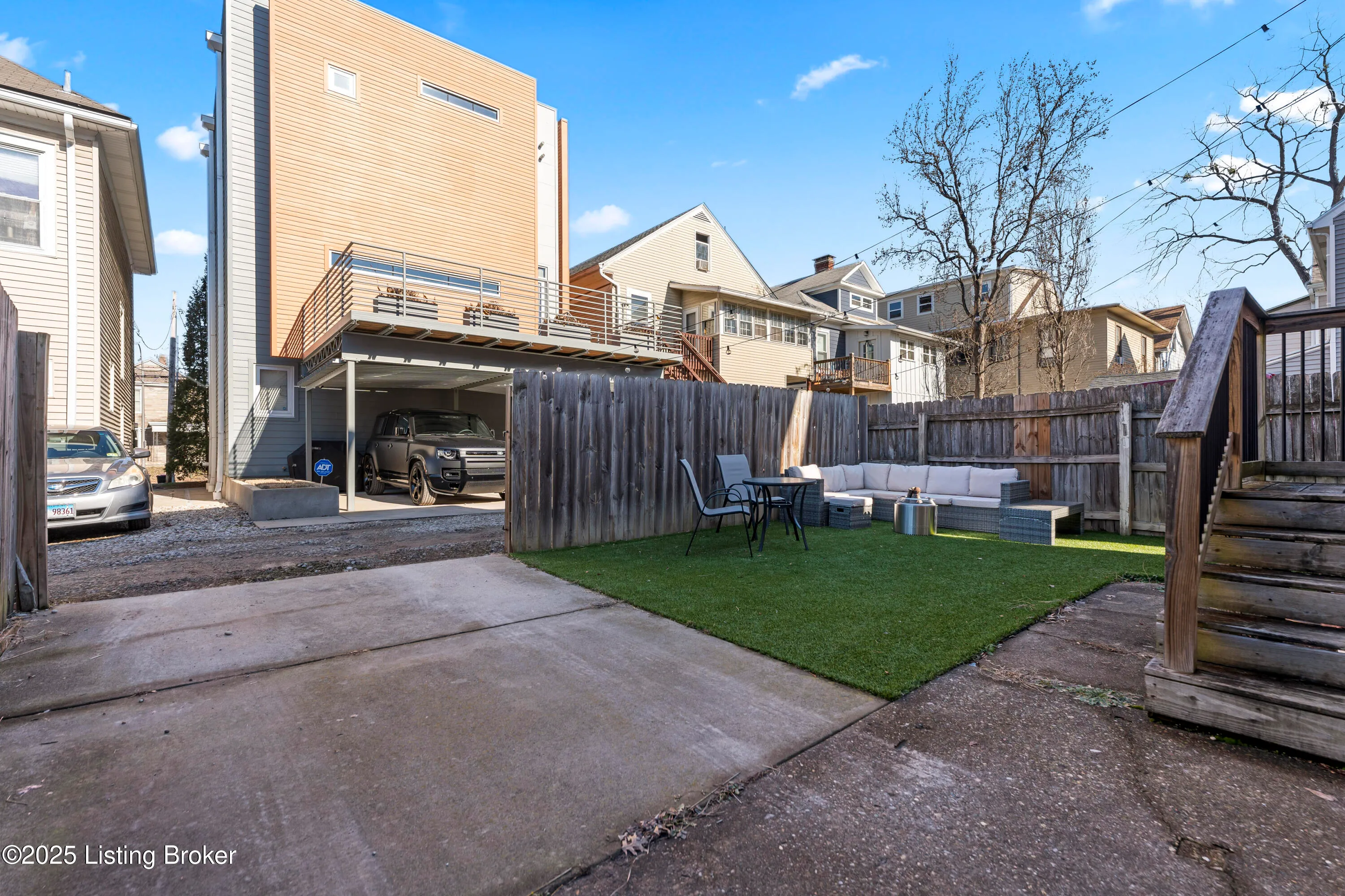 Louisville, Kentucky 40205, United States, 4 Bedrooms Bedrooms, ,4 BathroomsBathrooms,Residential,Active,77766