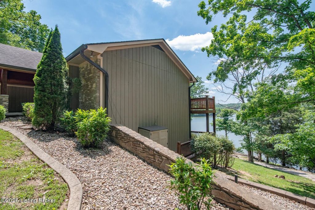 Photo of 58 Oak Dale Ct, Brandenburg, KY 40108 (MLS # 1719134)