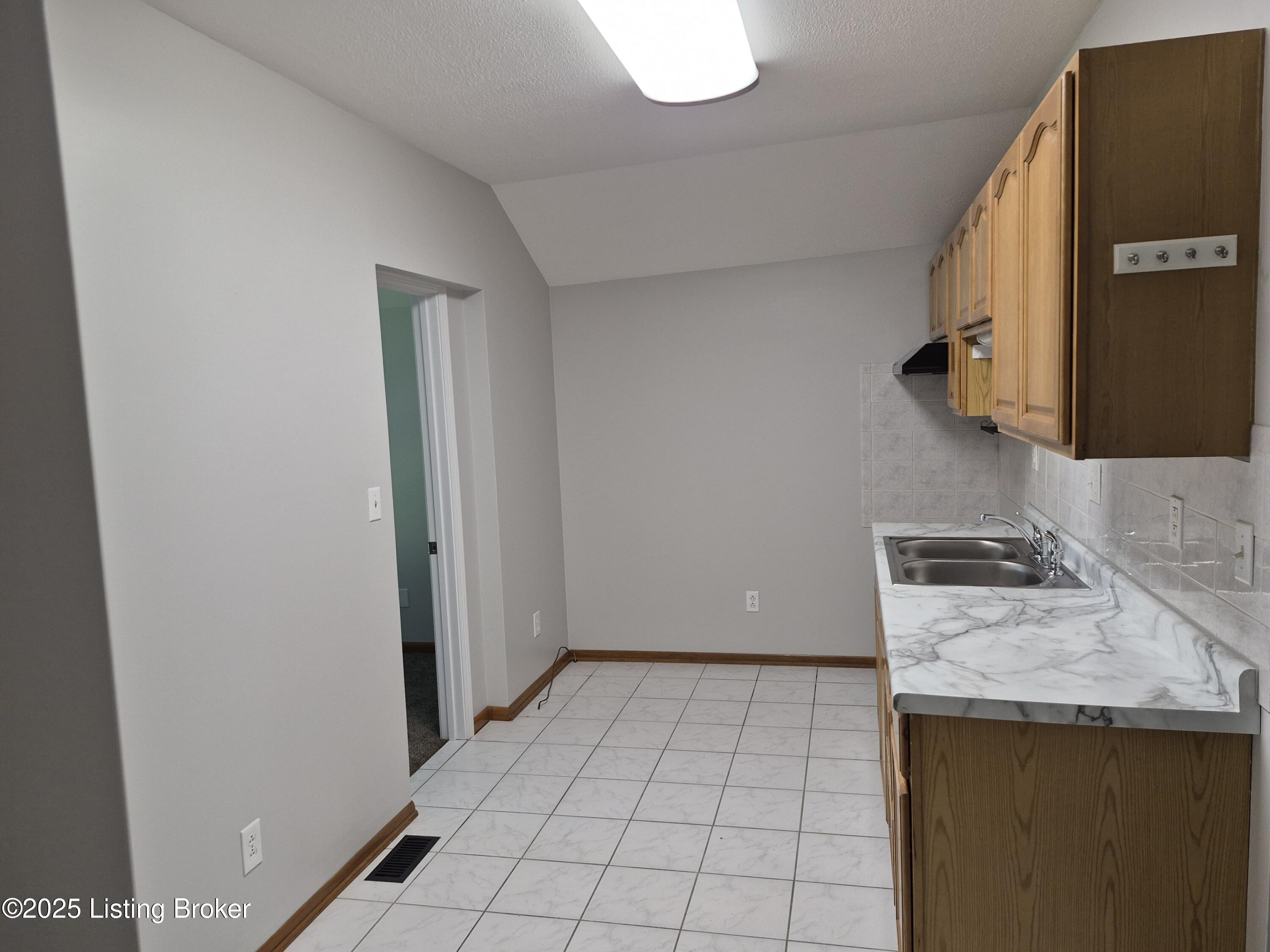 810 Packard Ave, Louisville, Kentucky image 7