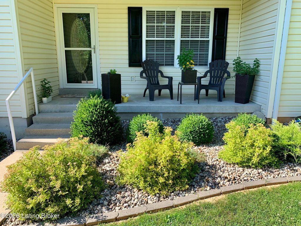 Photo of 104 Wintergreen Rd, Brandenburg, KY 40108 (MLS # 1713988)