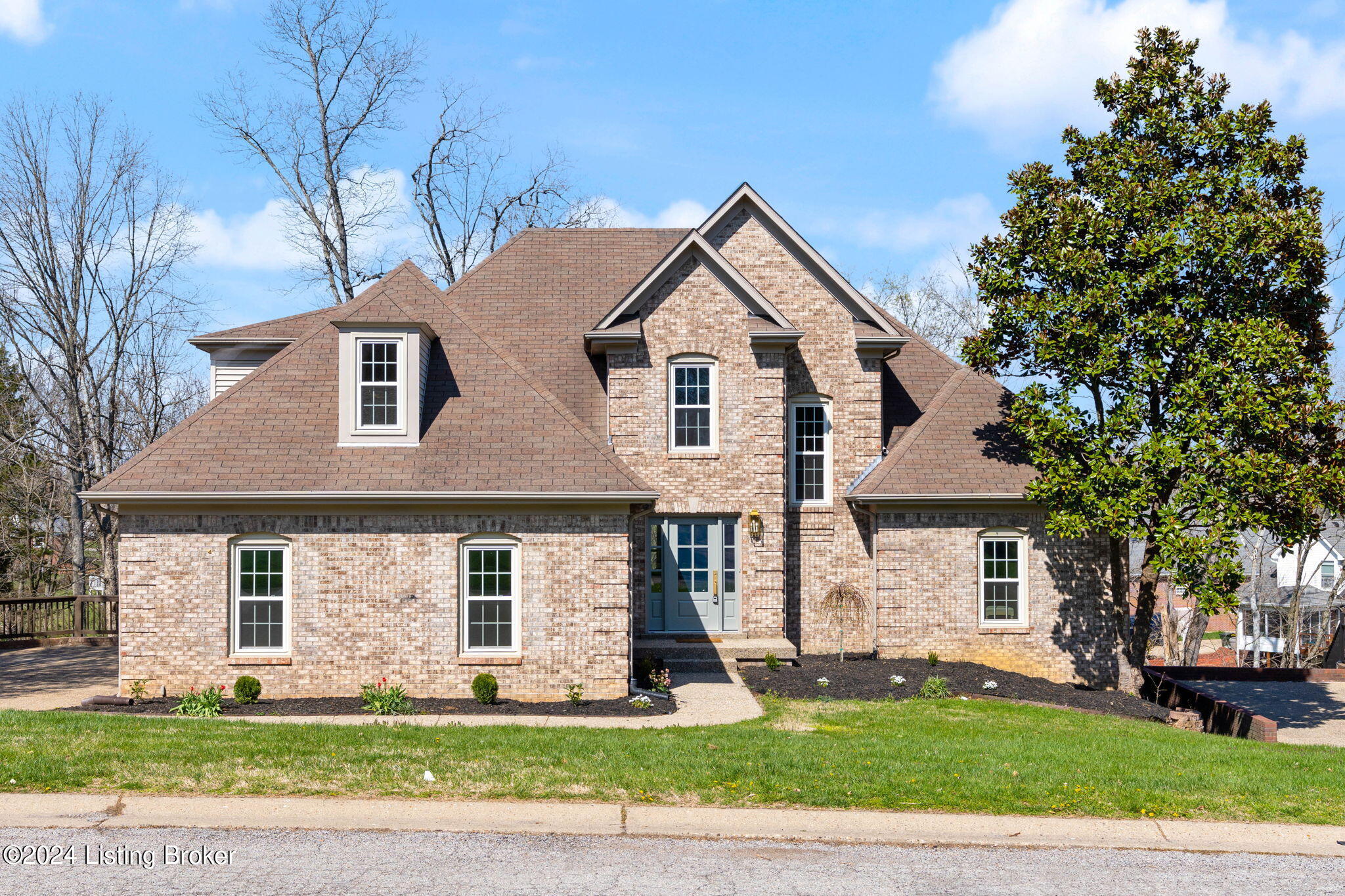 Photo 1 of 79 — 12209 Saratoga Estates Rd, Louisville, KY 40299