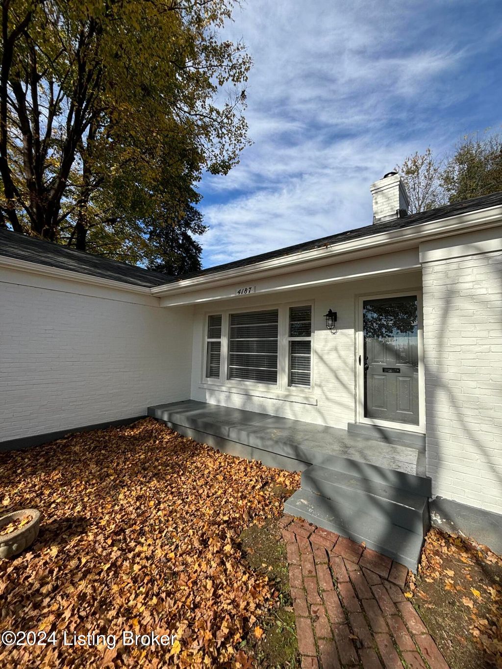 Photo of 4187 Westport Rd, Louisville, KY 40207 (MLS # 1713572)