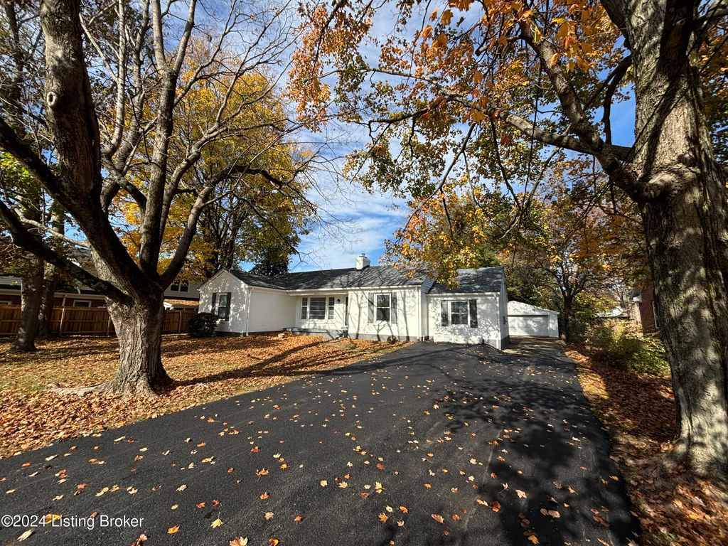 Photo of 4187 Westport Rd, Louisville, KY 40207 (MLS # 1713572)